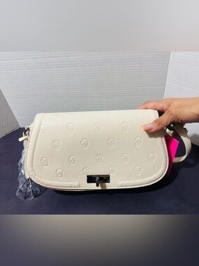 Betsey Johnson XOMARCI skull embossed Lock Key Shoulder Bag chalk white BNWT
